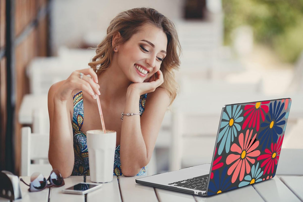 CISSOOK Compatible with MacBook Air 13 inch Case 2025 2024 2023 2022 Release M4 M3 M2 Chip, Plastic Hard Shell Cover Keyboard Skin for MacBook Air 13.6 inch A3240 A3113 A2681, Daisy Flowers