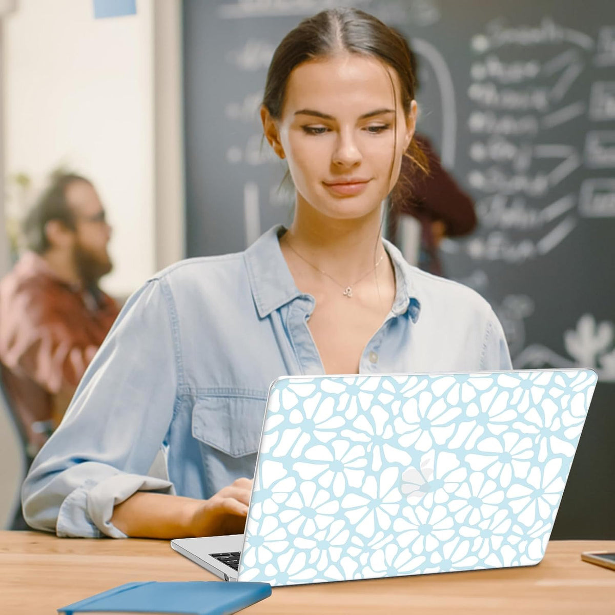 G JGOO Compatible with MacBook Air 13 inch Case 2025 2024 2023 2022 M4 A3240 M3 A3113 M2 A2681, Plastic Hard Shell for MacBook Air 13.6 inch Case + Keyboard Cover + Screen Protector, Blue Flower